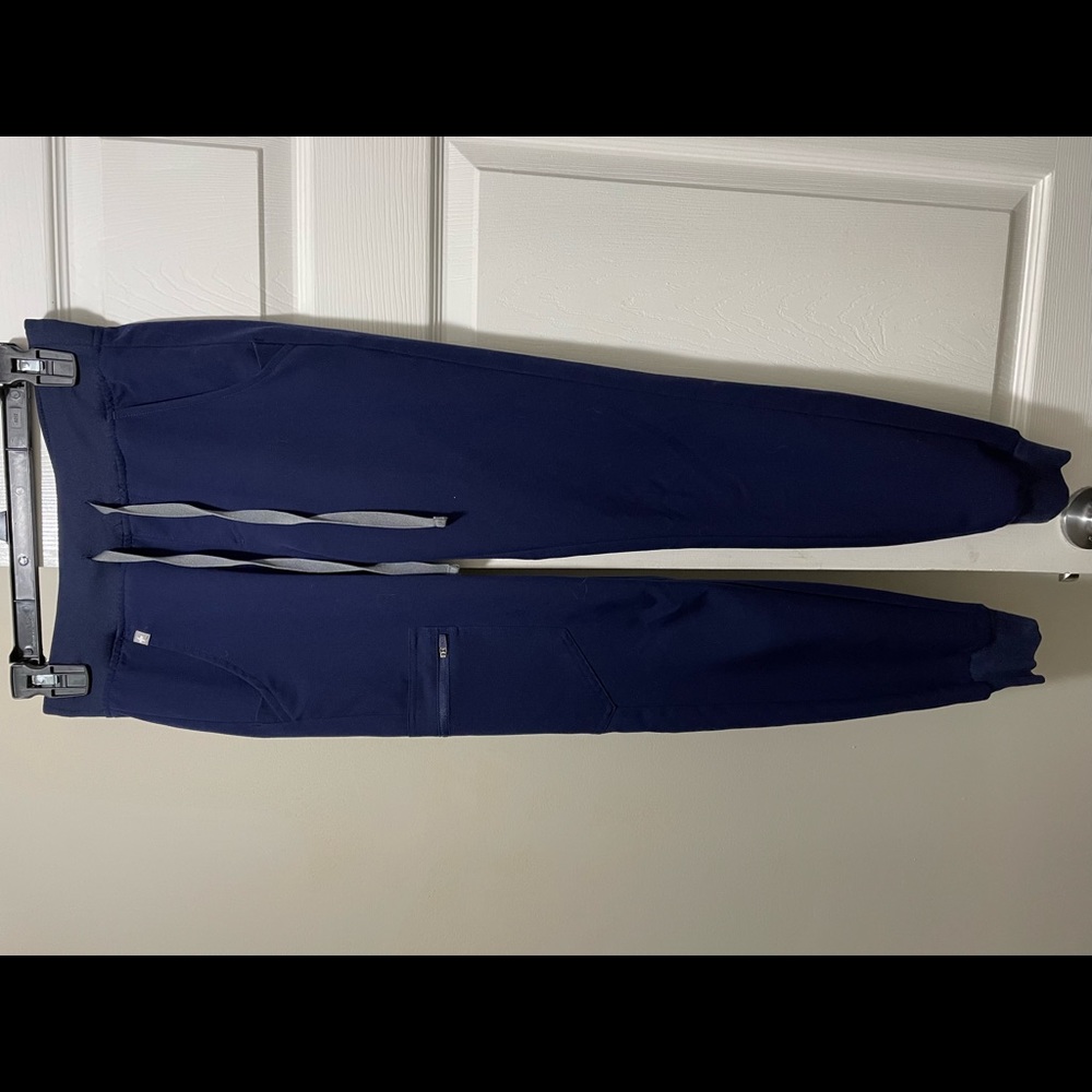 FIGS: Navy Zoma Joggers. Size XXS regular length